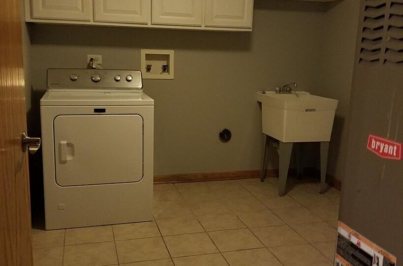 8200-w-87th-street-8200 W. 87th Street, Hickory Hills Unit 1J Toilet