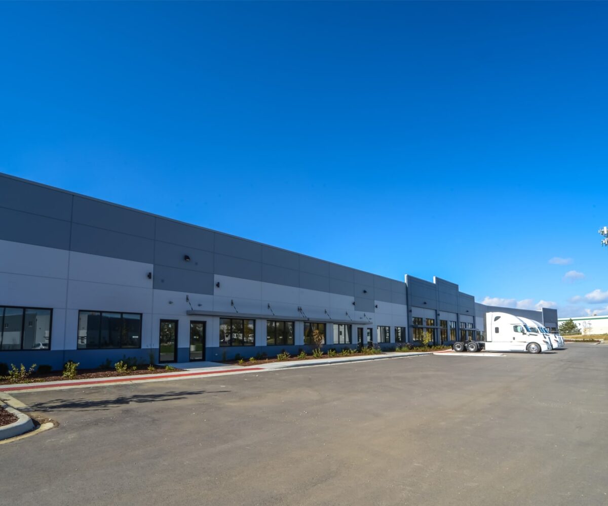 1440 Bolingbrook Dr Romeoville industrial property outside